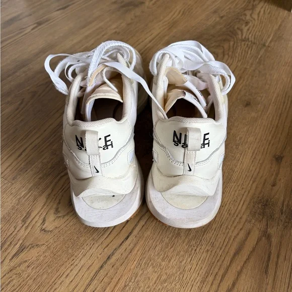 NIKE x sacai vaporwaffle white tan size 9.5